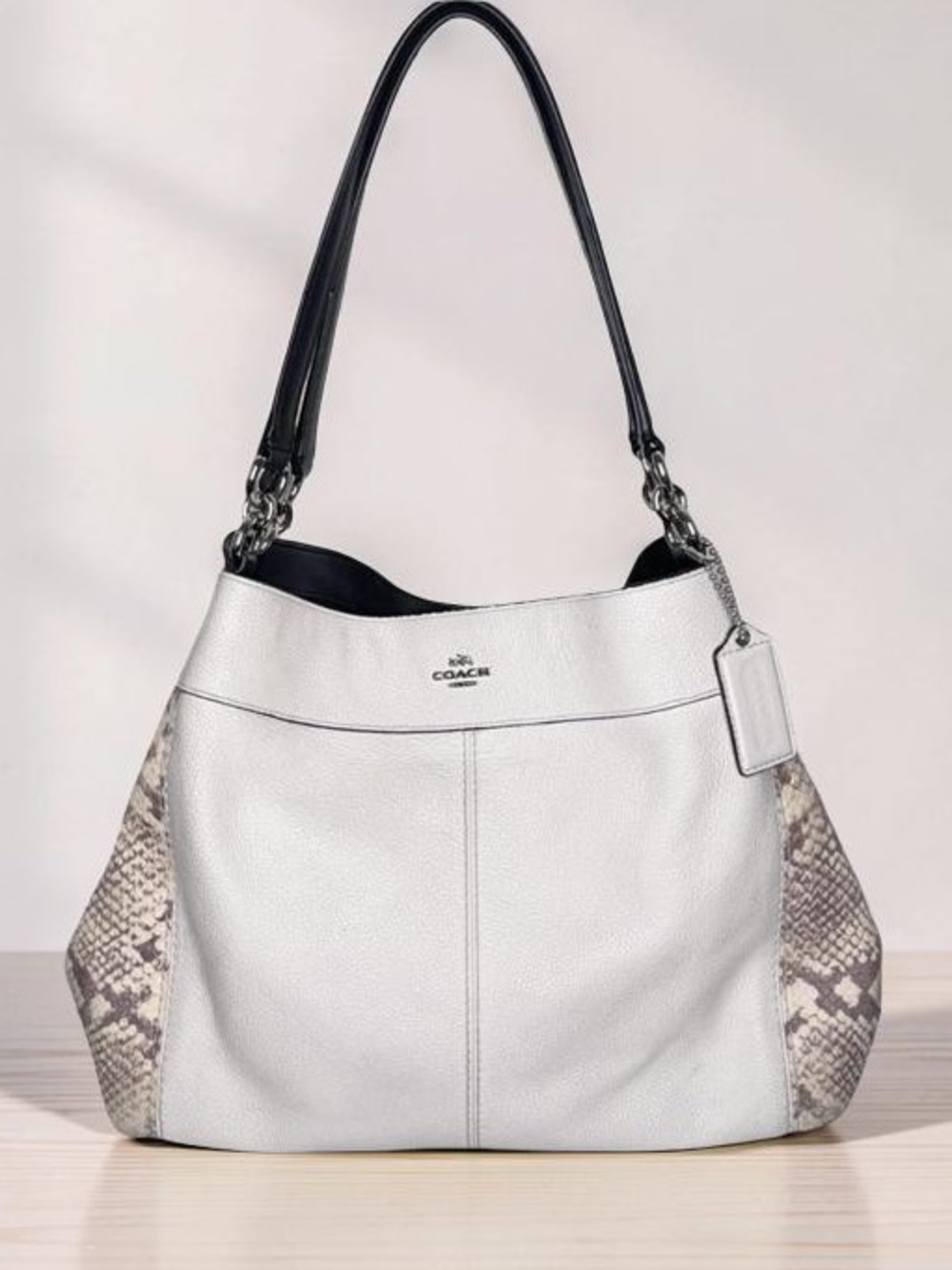 Coach Genuine cream soft leather “Lexy” Shoulder Bag, snake embossed accents EUC